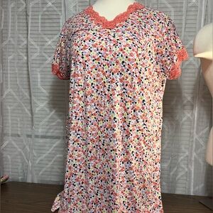 Secret Treasures Multicolor Floral gown 40”L peach & lavender